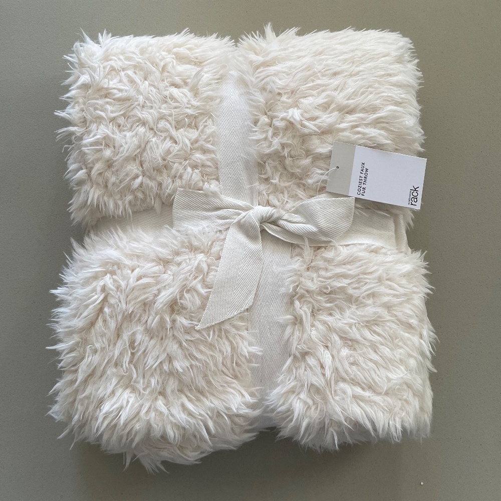 NWT Nordstrom Rack Faux Fur Throw IVORY 50x60"